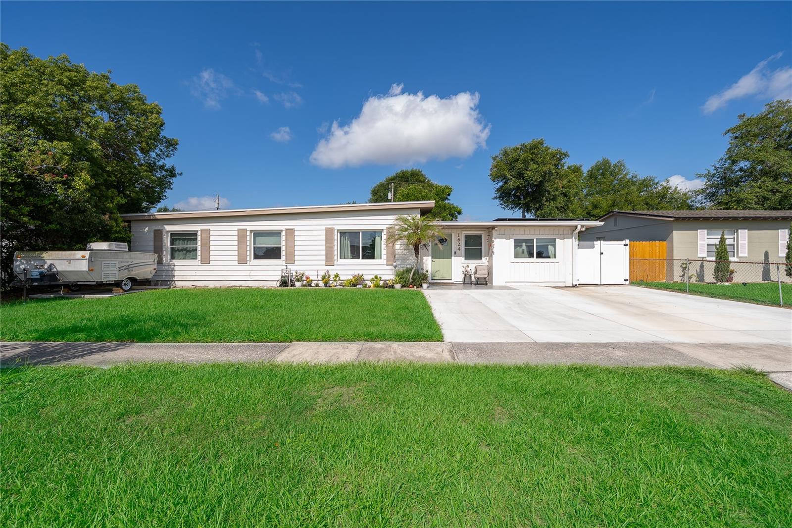 1624 Hollis Dr Property Photo 1
