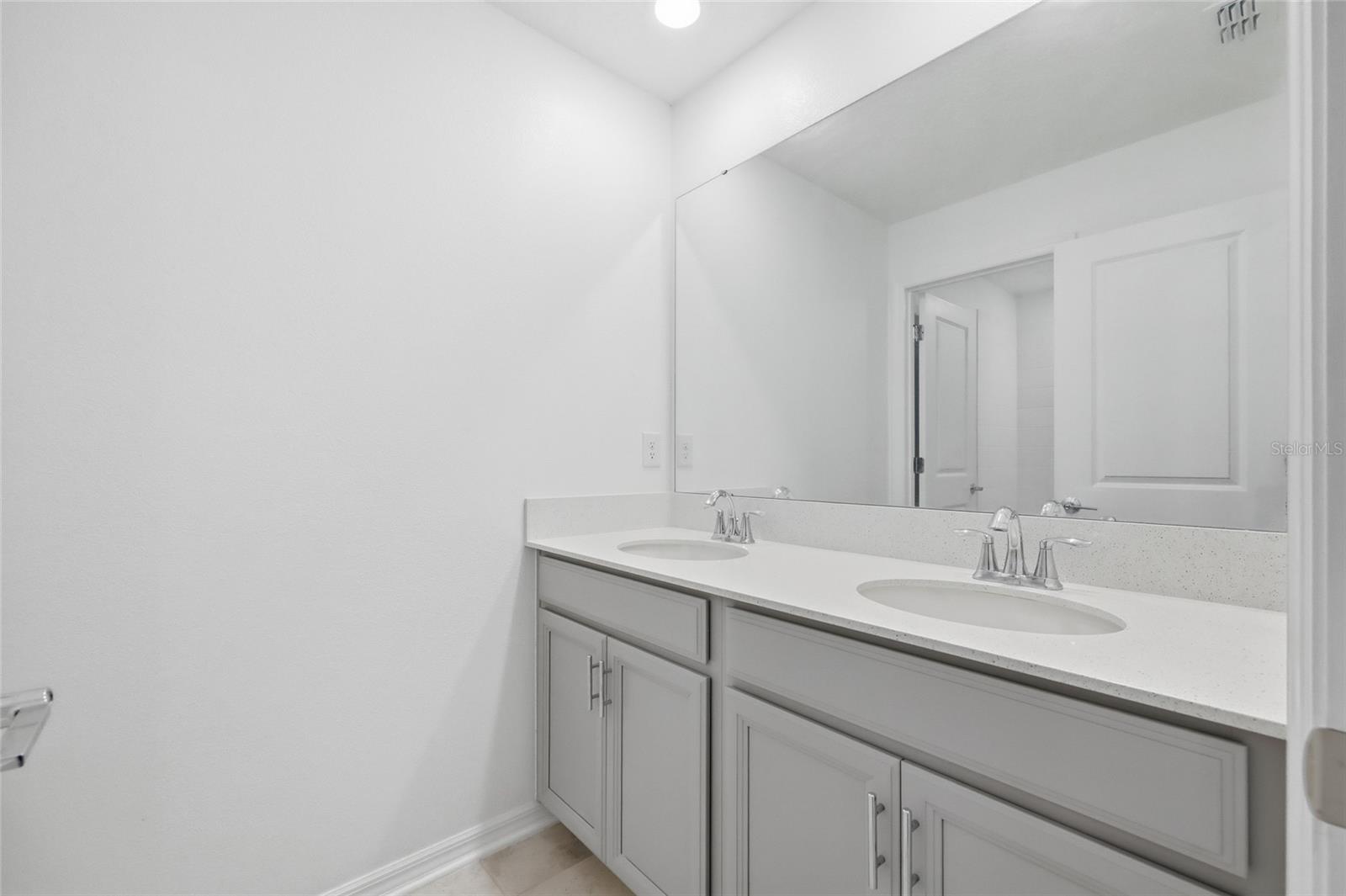 5215 Tanzanite Dr Property Photo 46