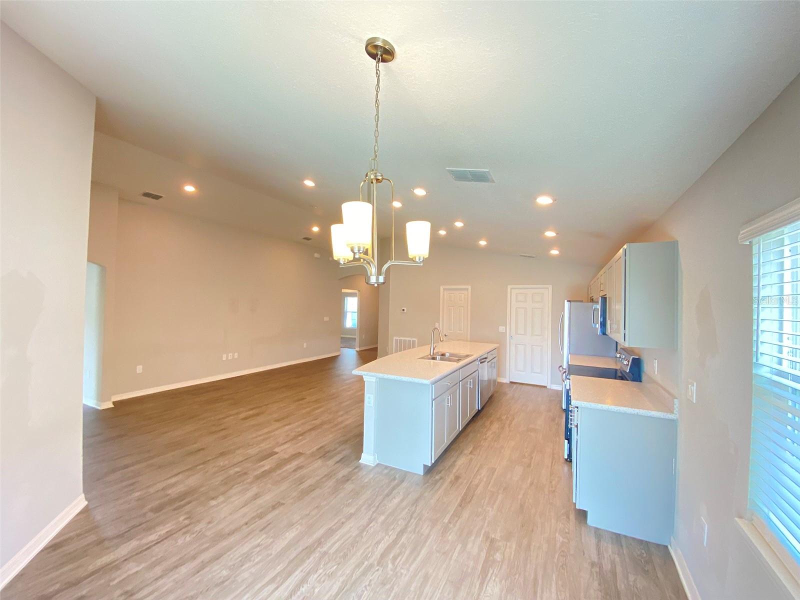188 Foxtail Loop Property Photo 4
