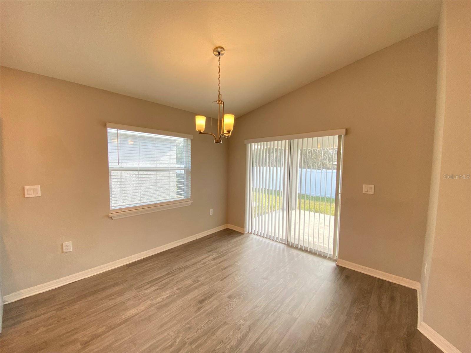 188 Foxtail Loop Property Photo 7