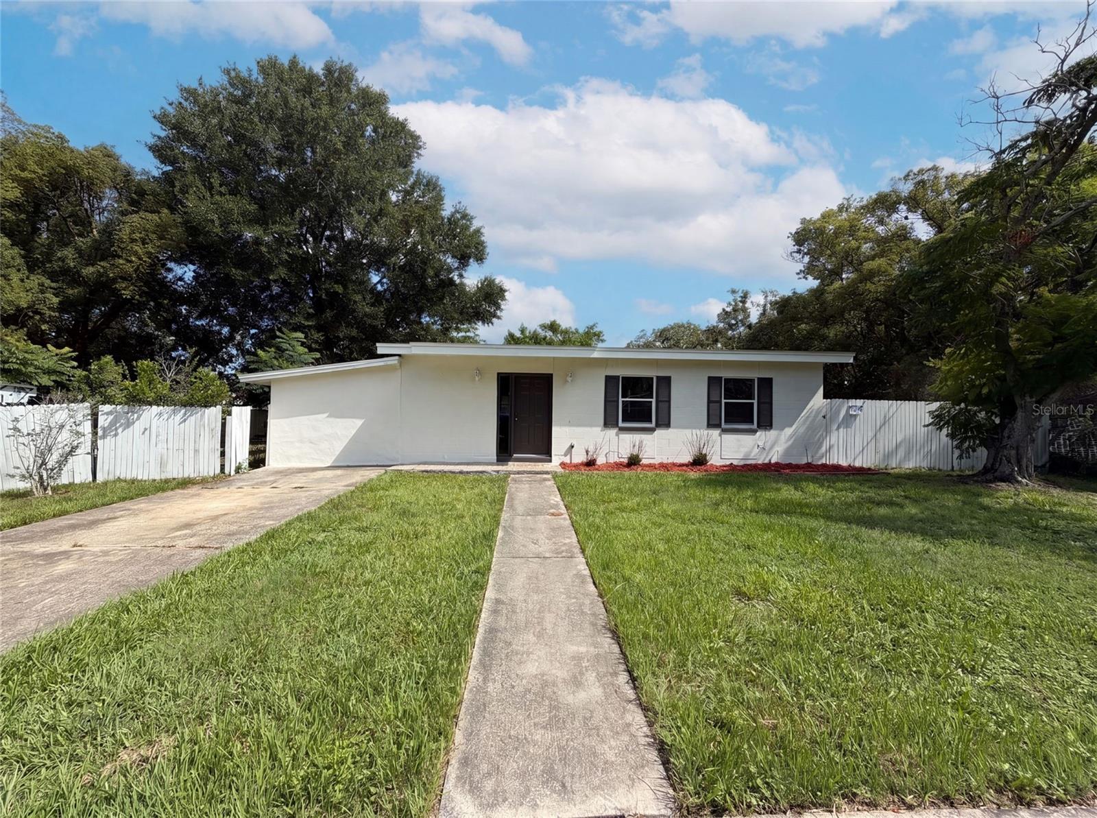 1502 Daroca Dr Property Photo 1