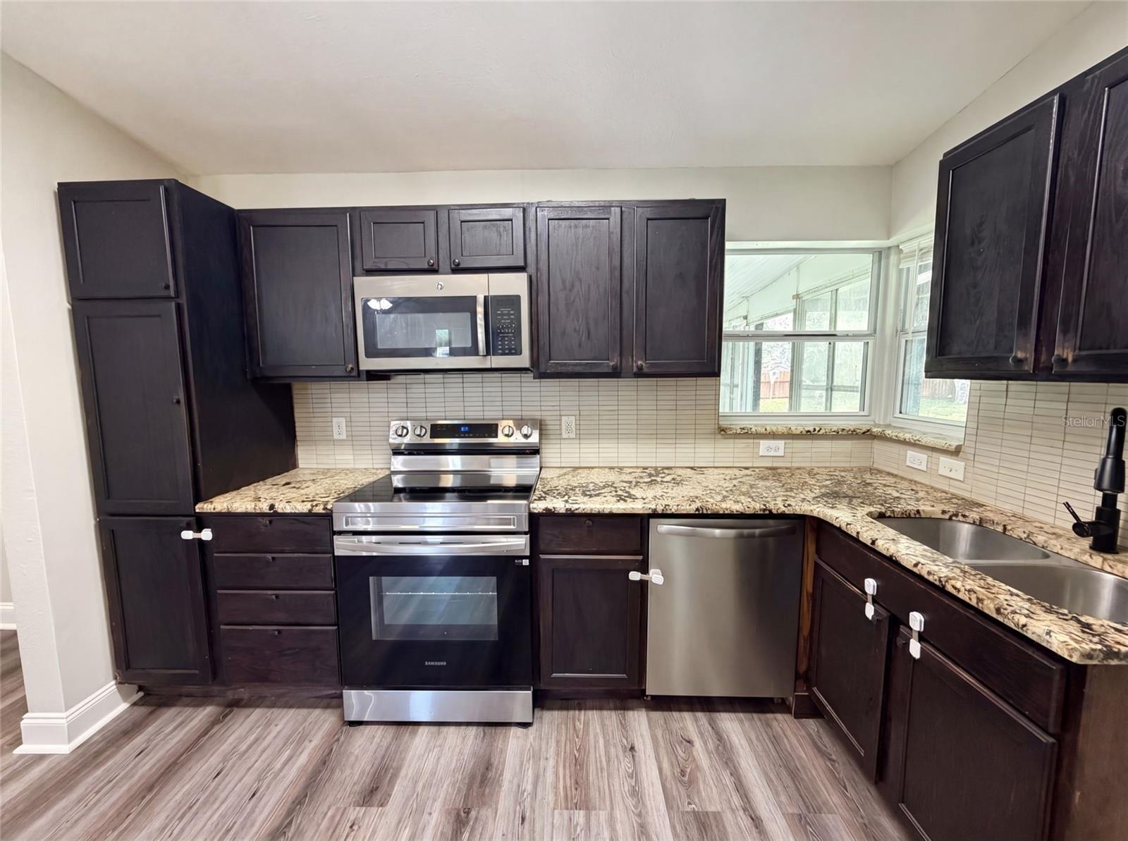 1502 Daroca Dr Property Photo 2