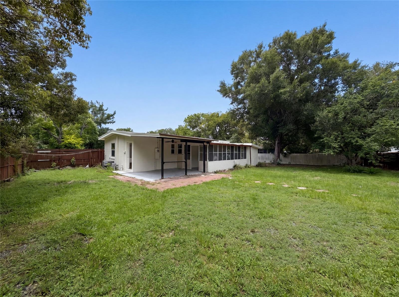 1502 Daroca Dr Property Photo 5