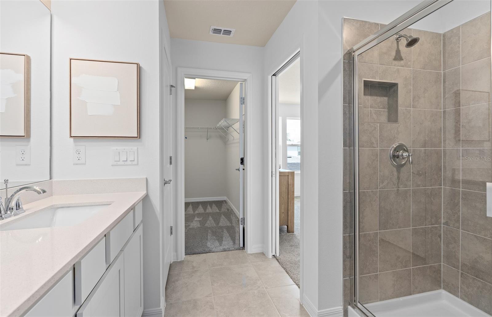 O6420024 Property Photo 23