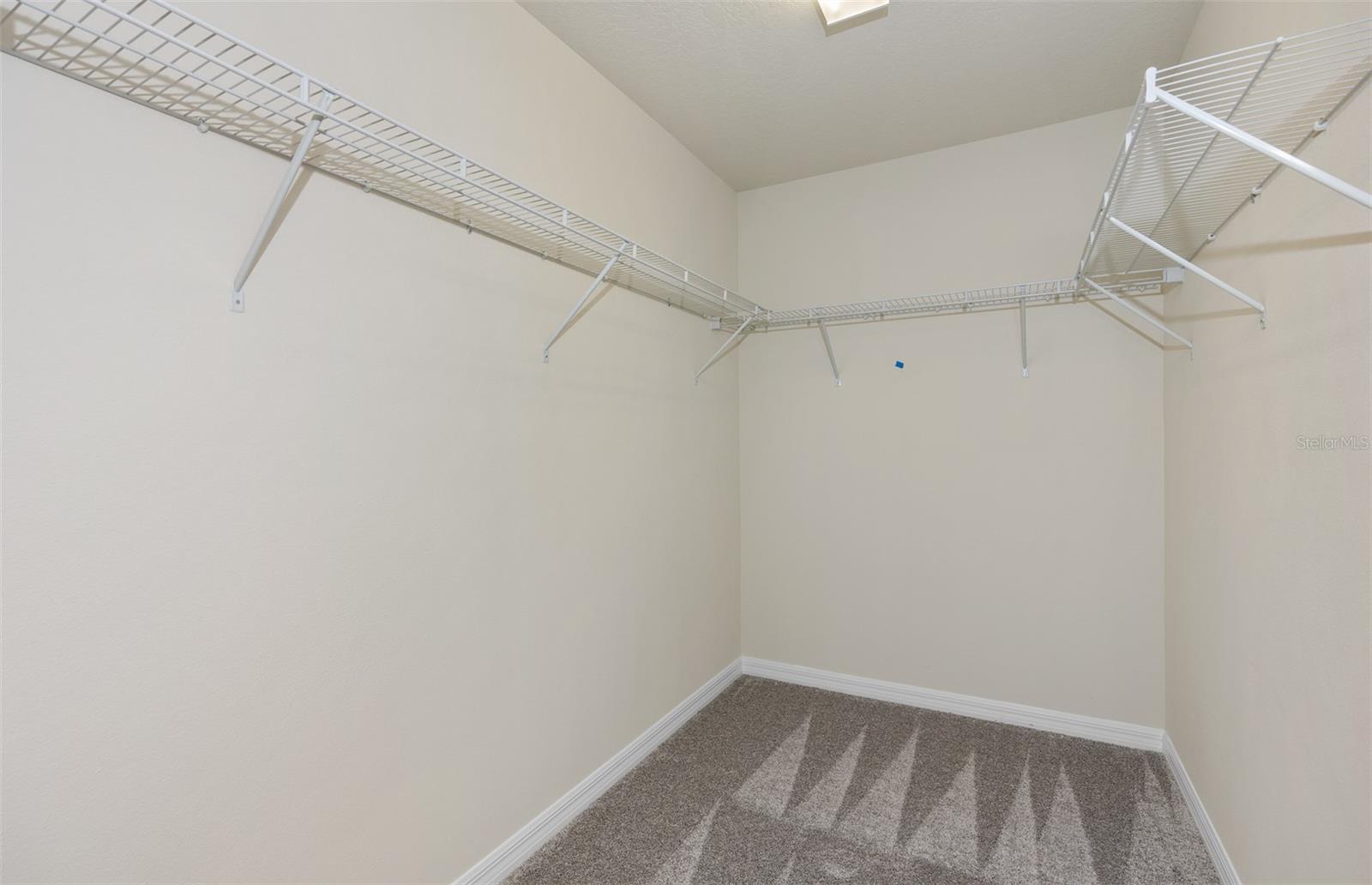 O6420024 Property Photo 25