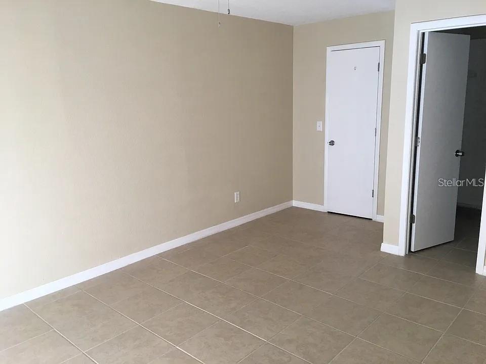 330 Colonade Ct Property Photo 4