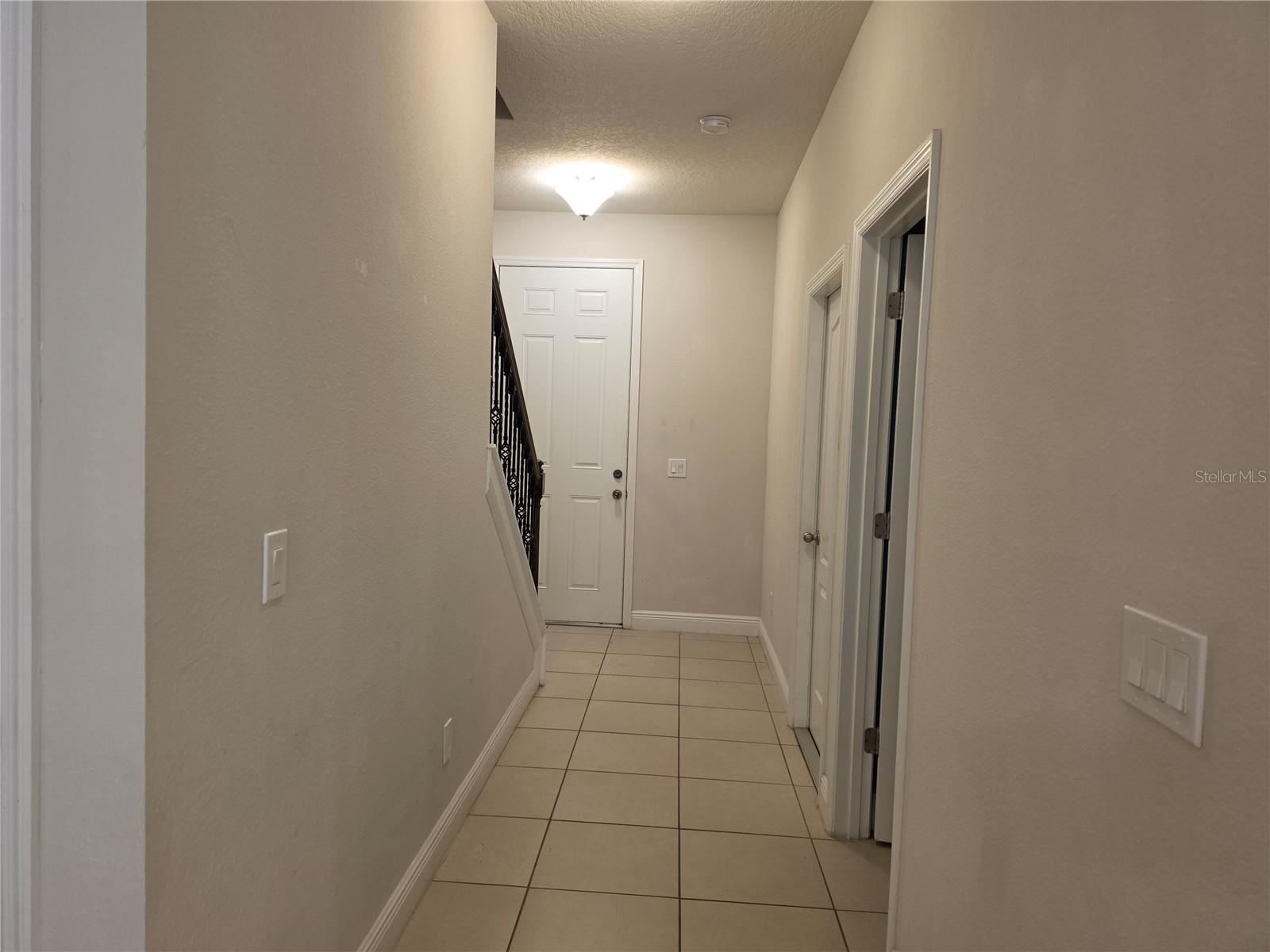 549 Bethesda Ct Property Photo 4