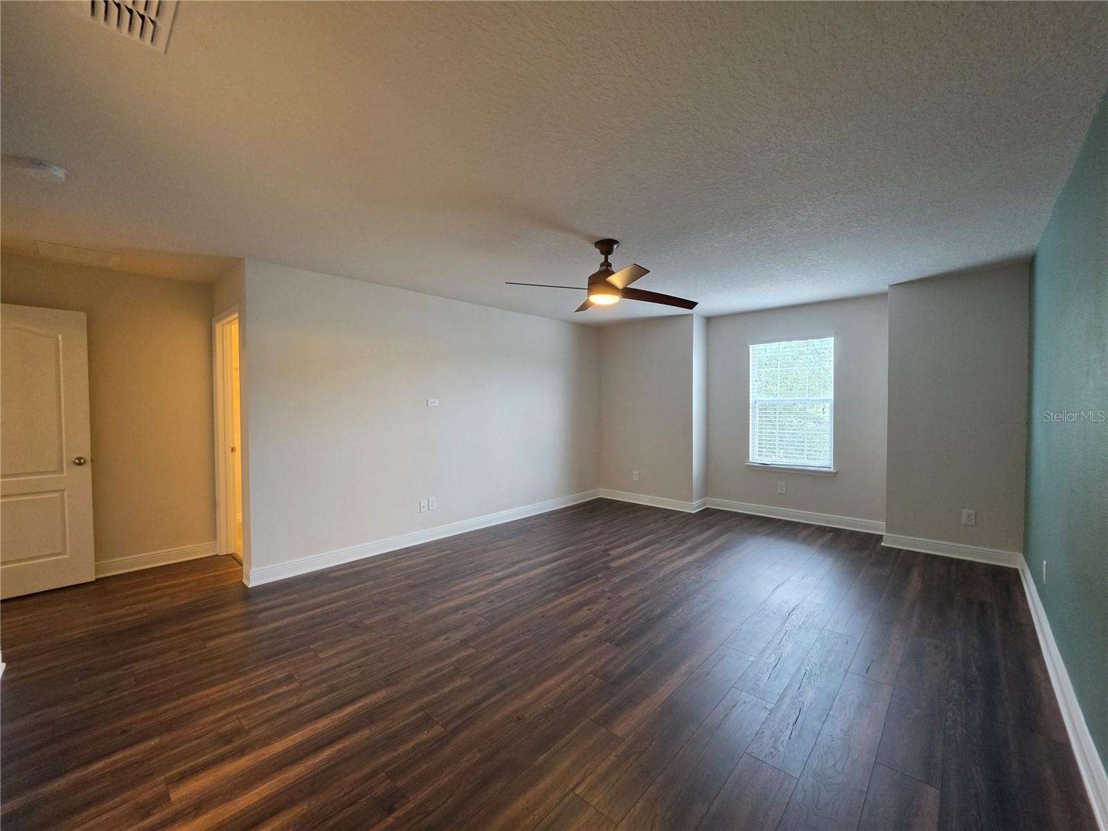 549 Bethesda Ct Property Photo 14
