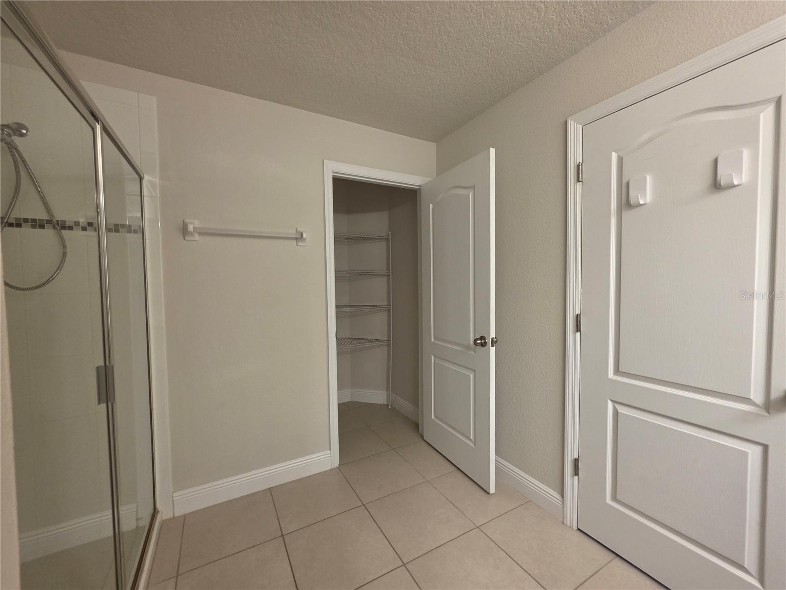 549 Bethesda Ct Property Photo 16