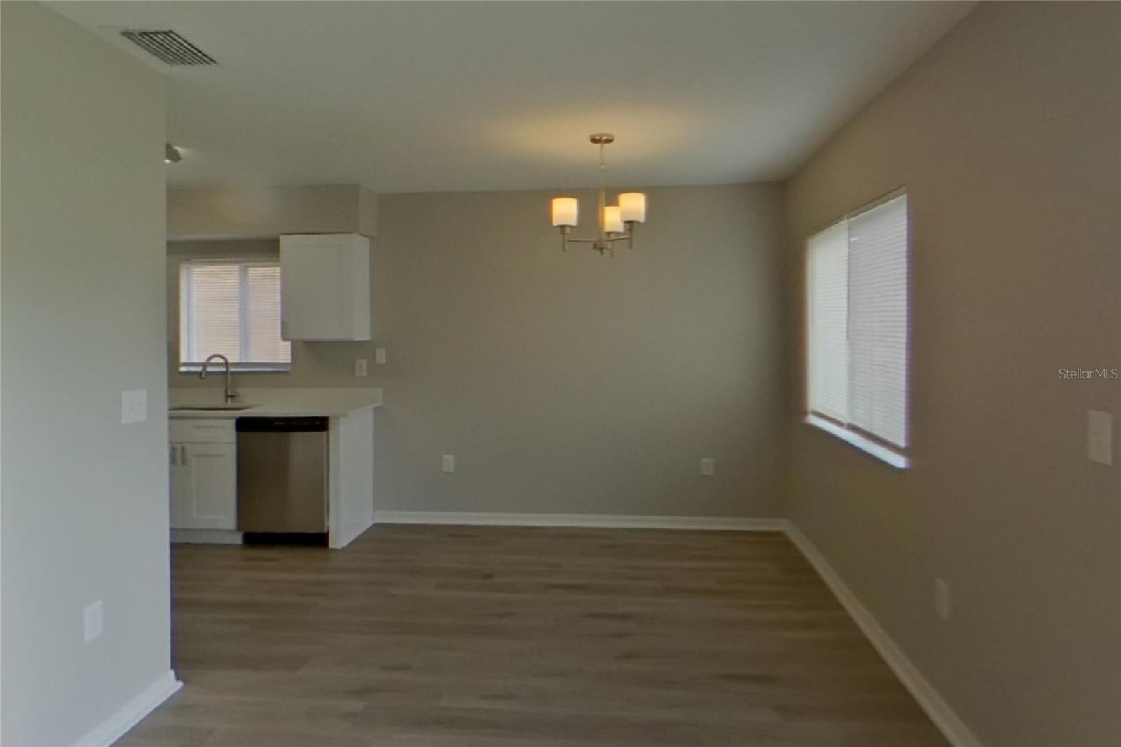 O6420111 Property Photo 4