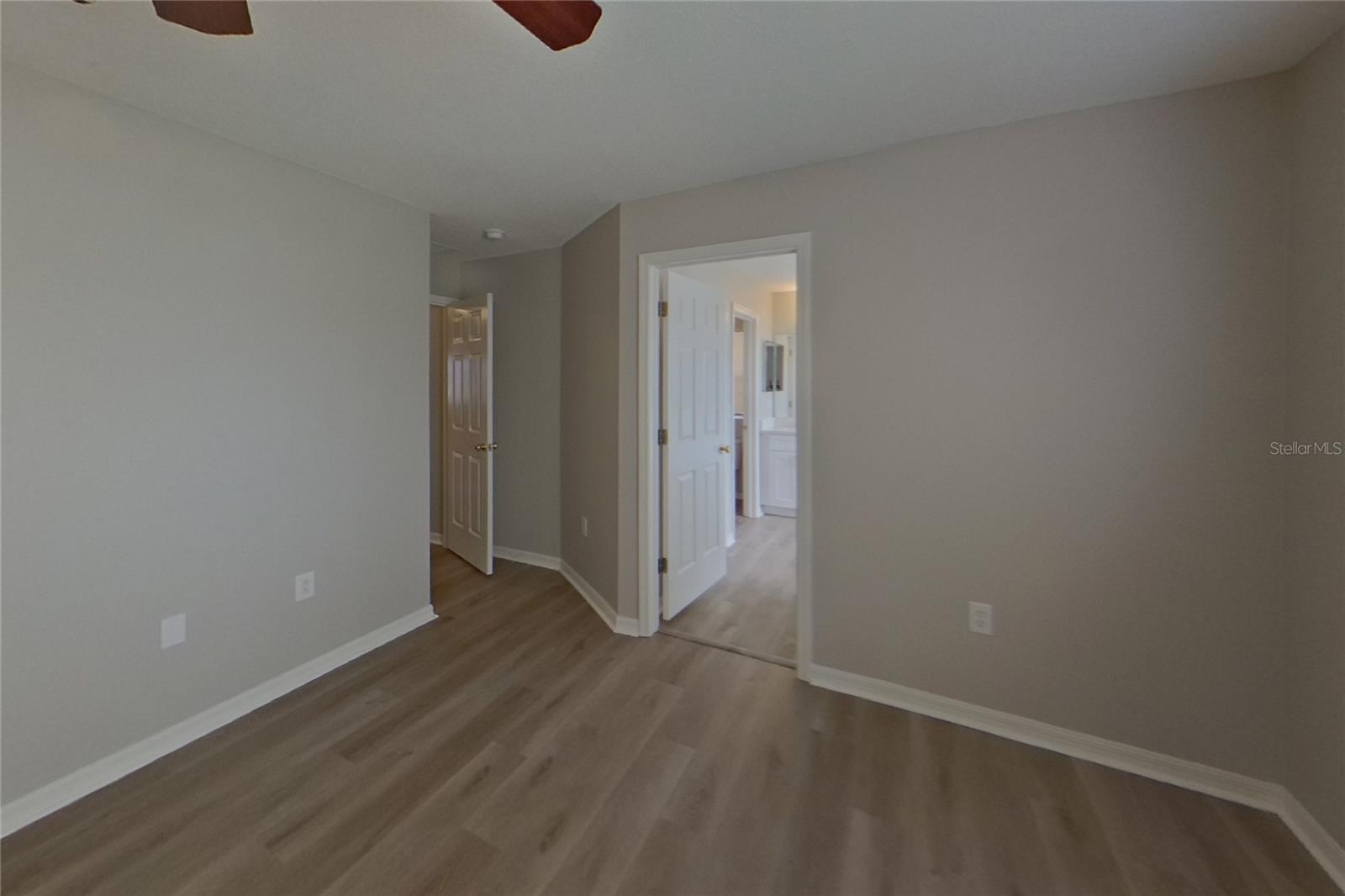 O6420111 Property Photo 7