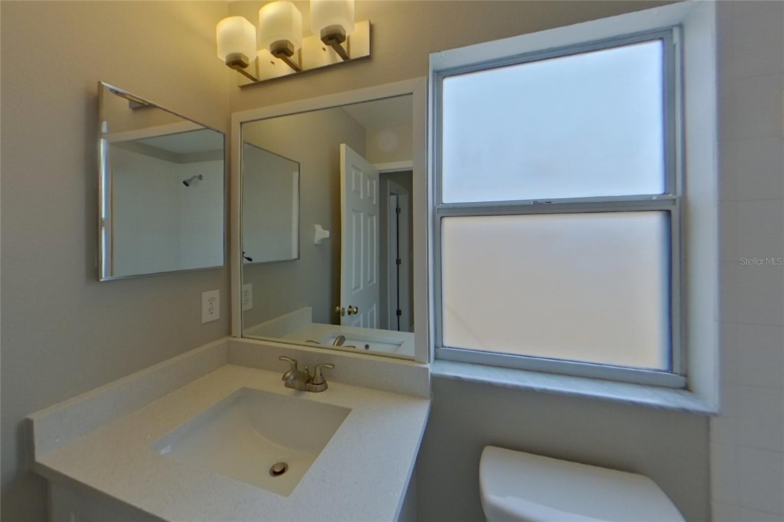 O6420111 Property Photo 15