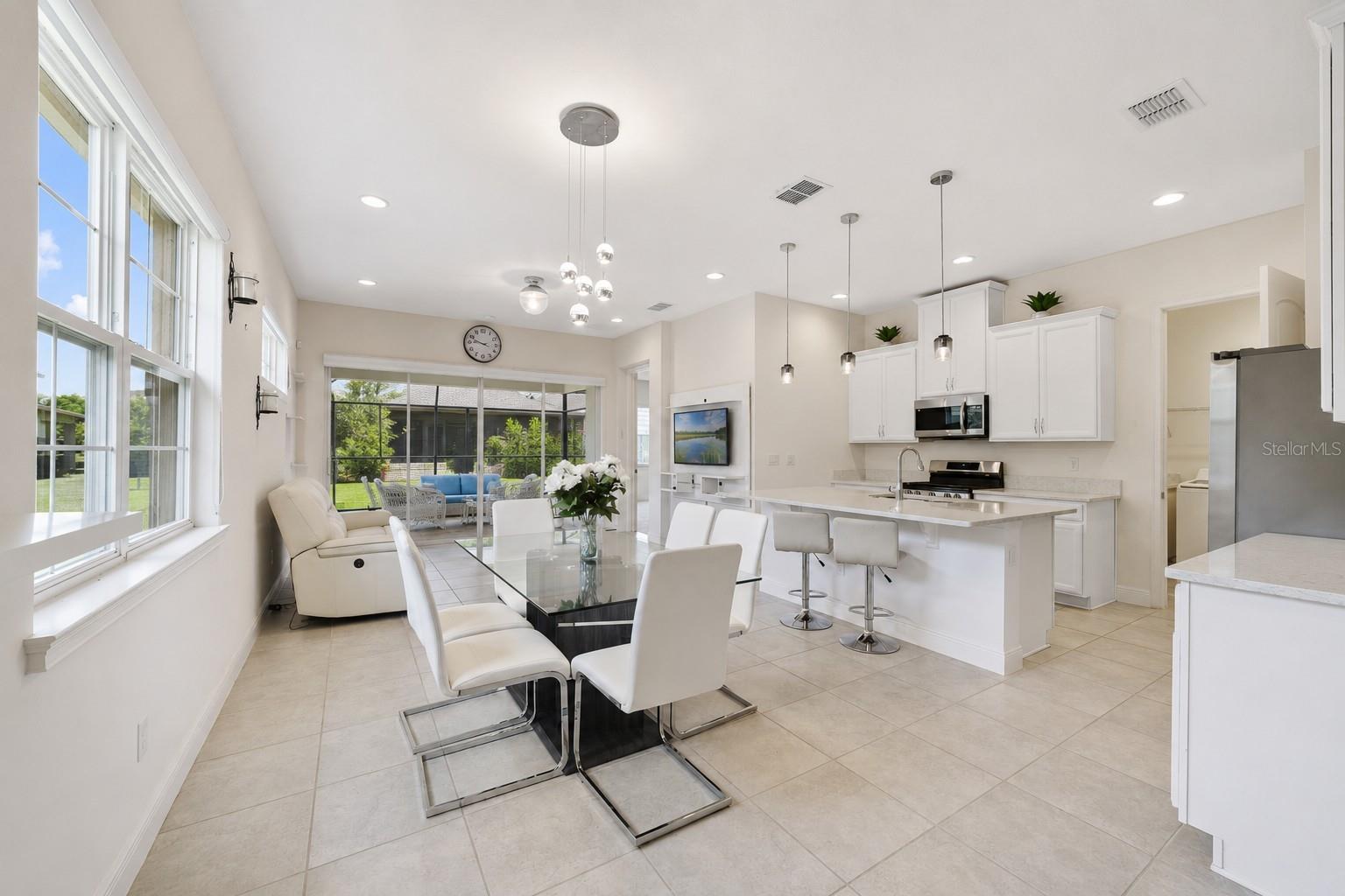 2516 Datura Loop Property Photo 4