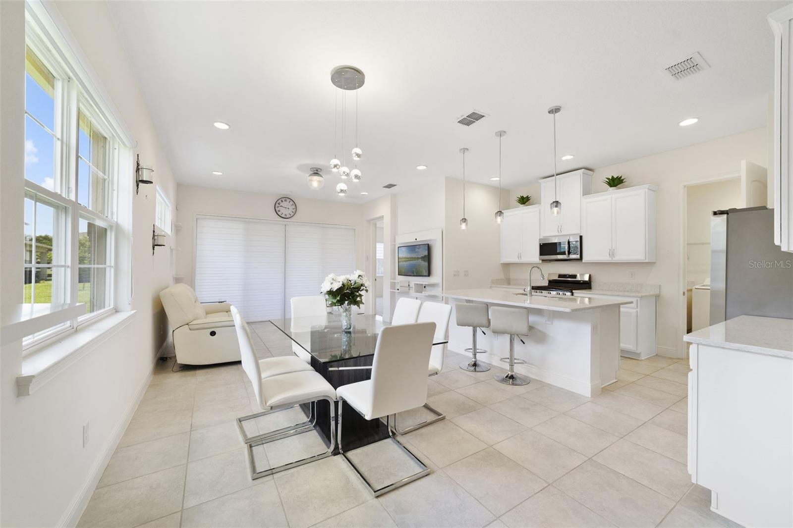 2516 Datura Loop Property Photo 5