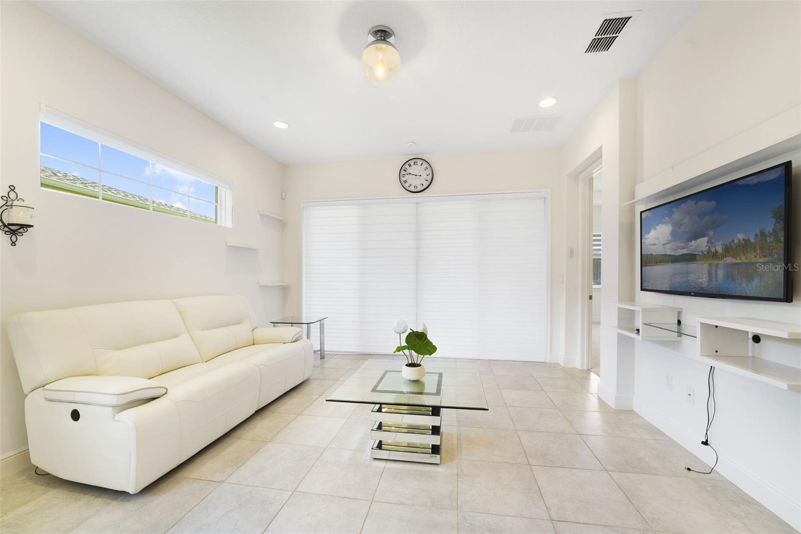 2516 Datura Loop Property Photo 10