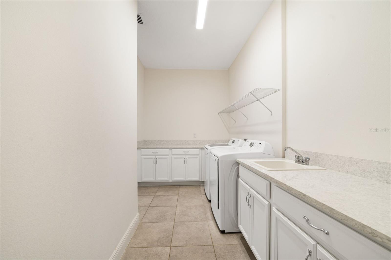 2516 Datura Loop Property Photo 19