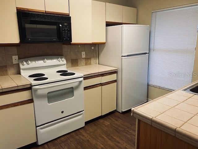 1604 Sunside Sq #33 Property Photo 4