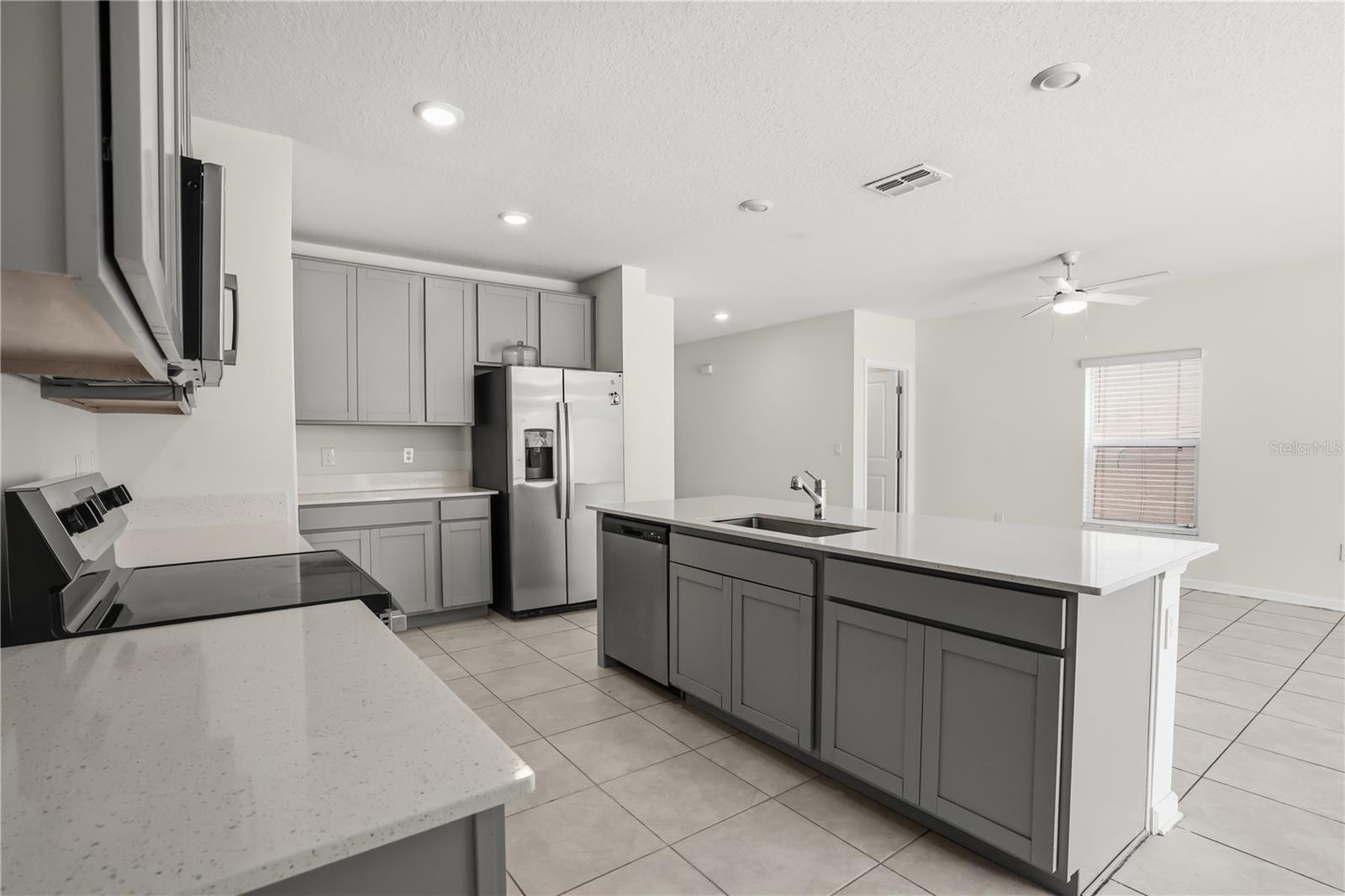 1721 White Water Ct Property Photo 6
