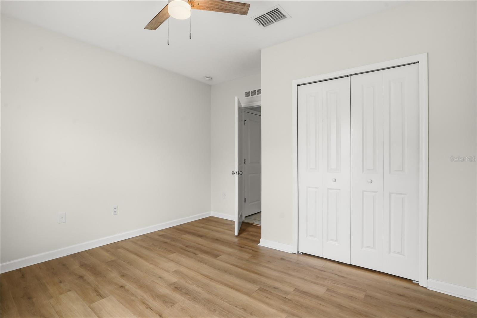 1721 White Water Ct Property Photo 12