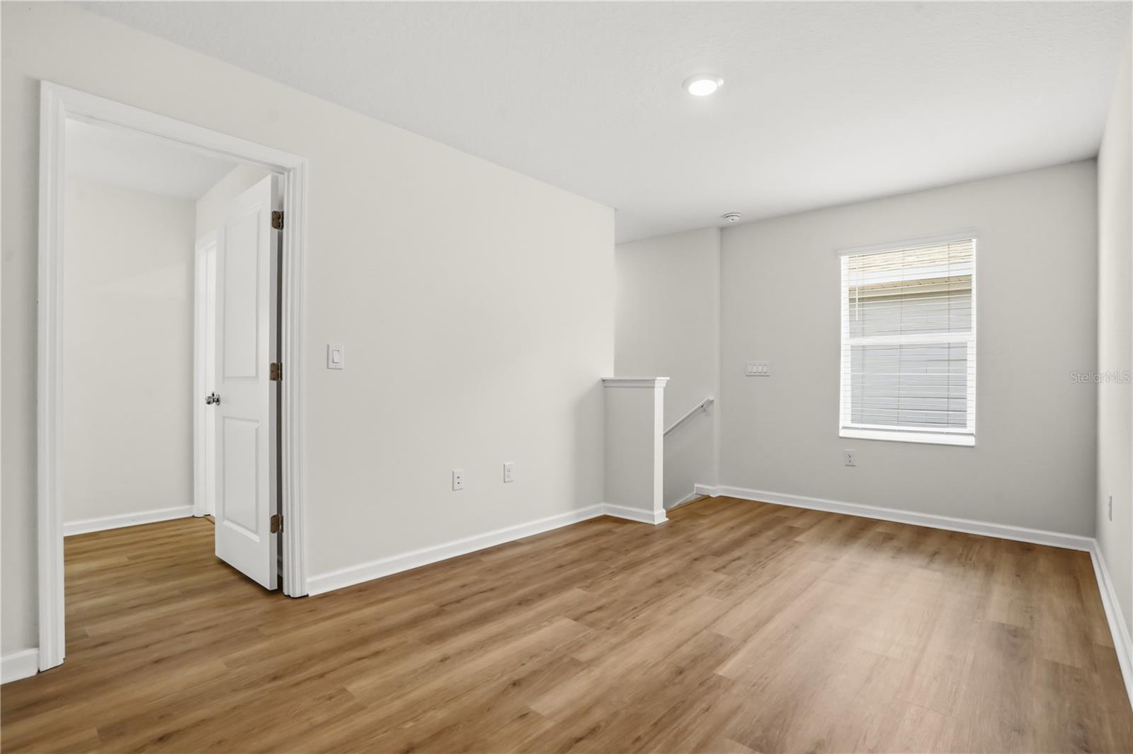 1721 White Water Ct Property Photo 15