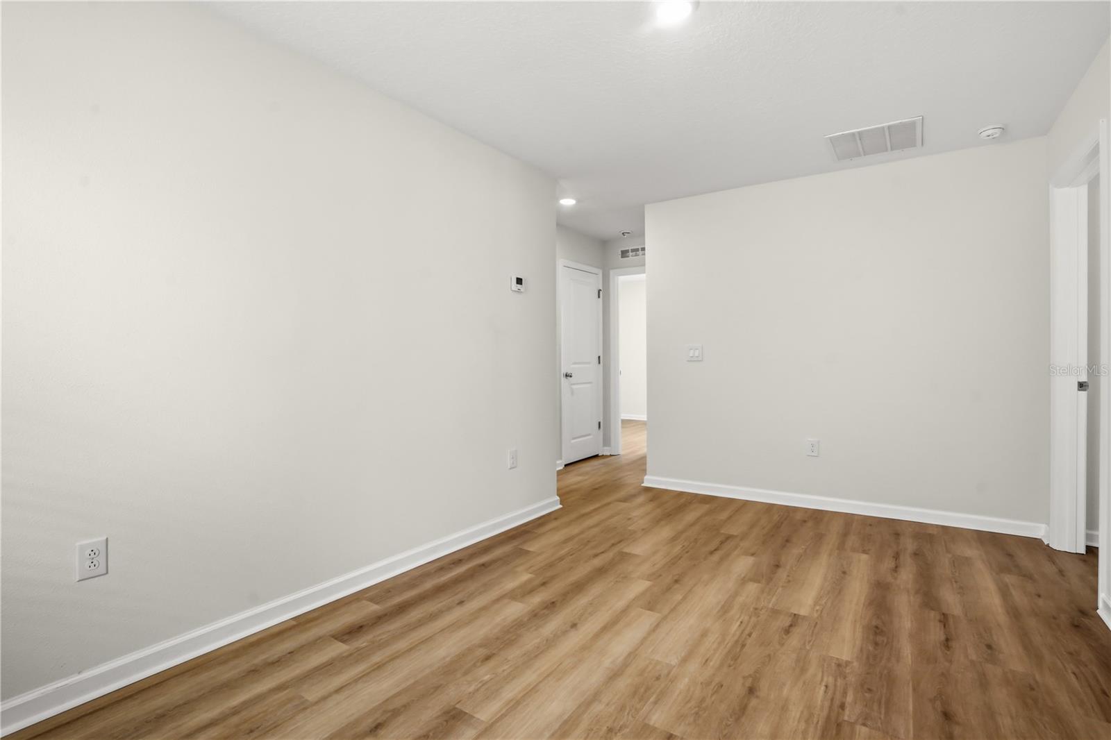 1721 White Water Ct Property Photo 16