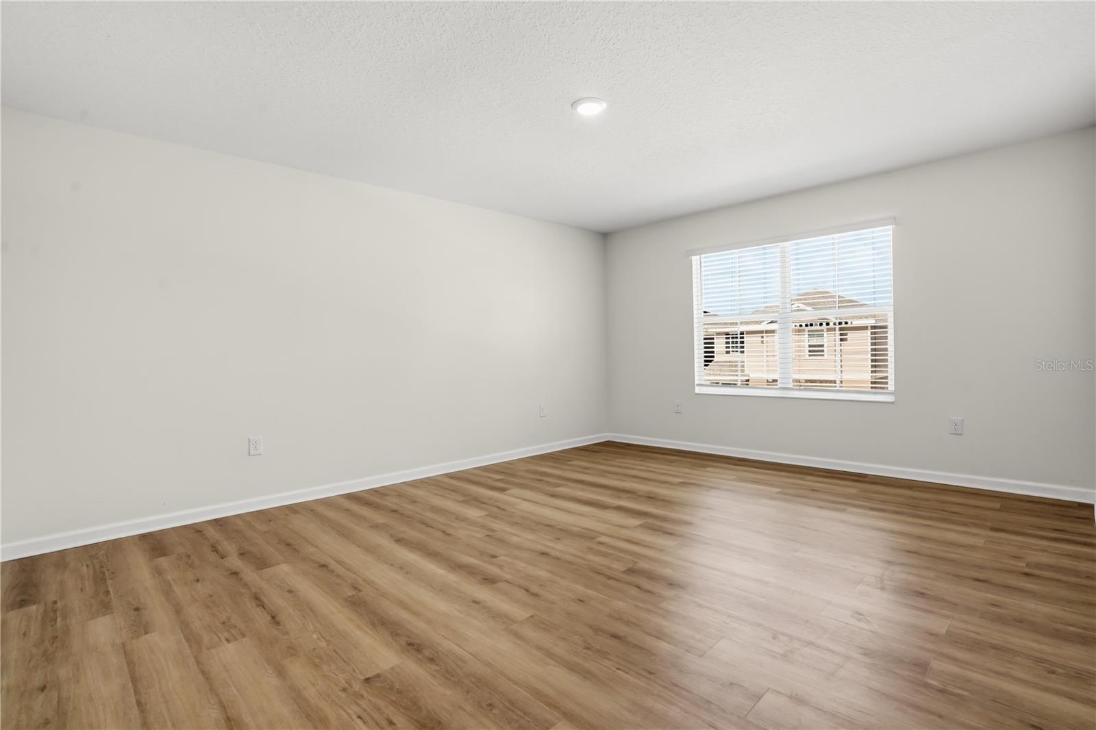 1721 White Water Ct Property Photo 18