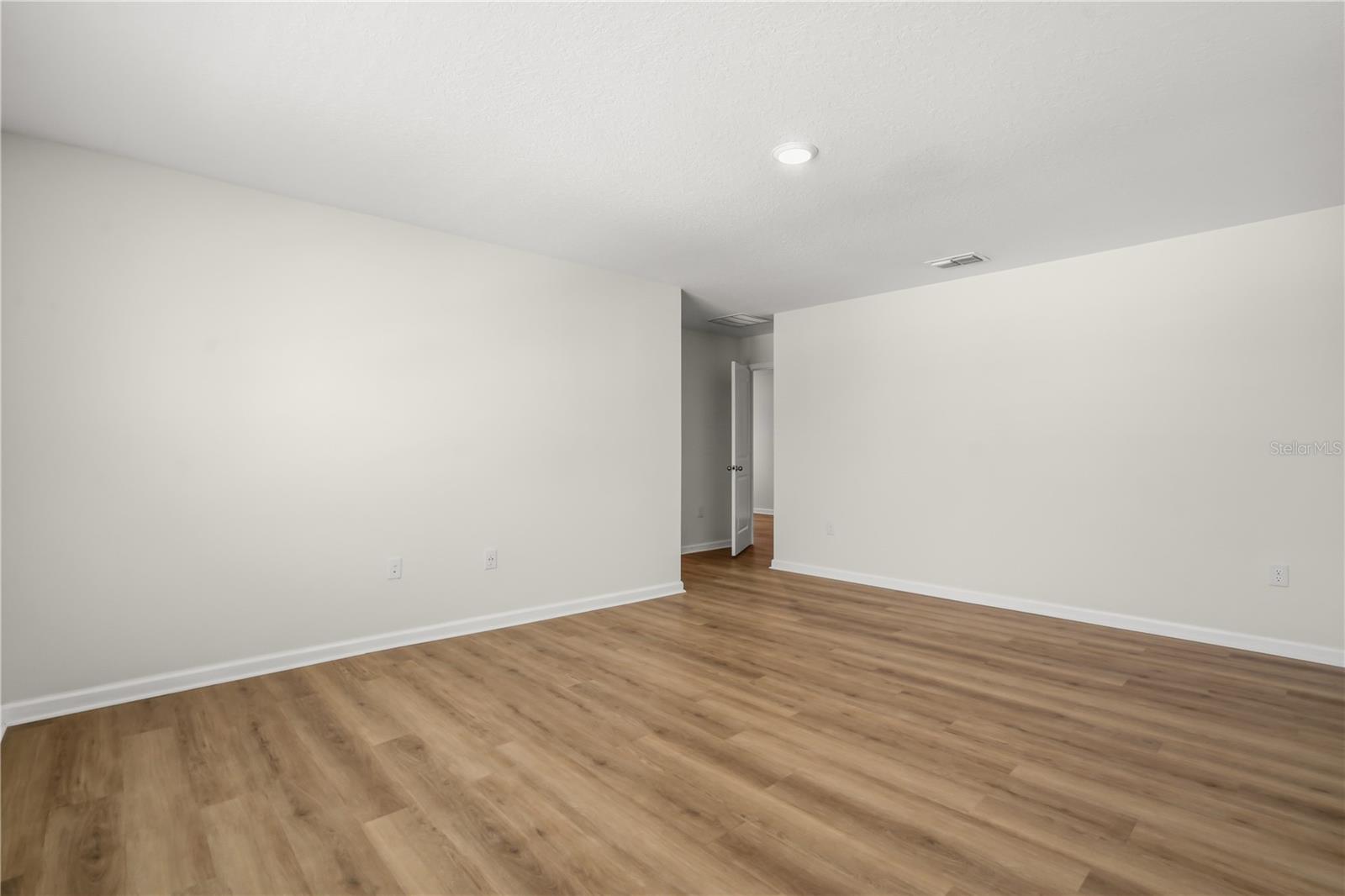 1721 White Water Ct Property Photo 19