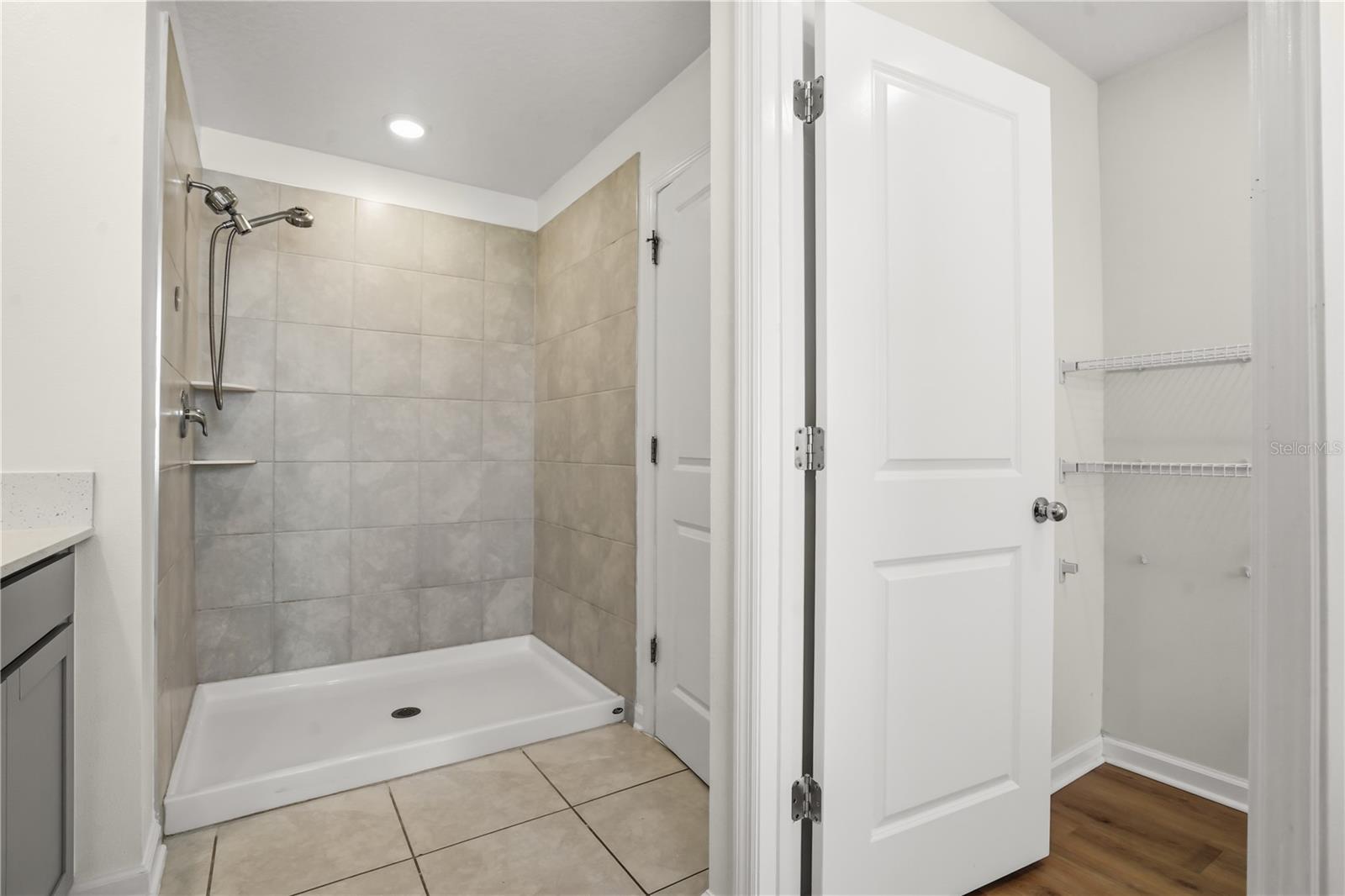 1721 White Water Ct Property Photo 21