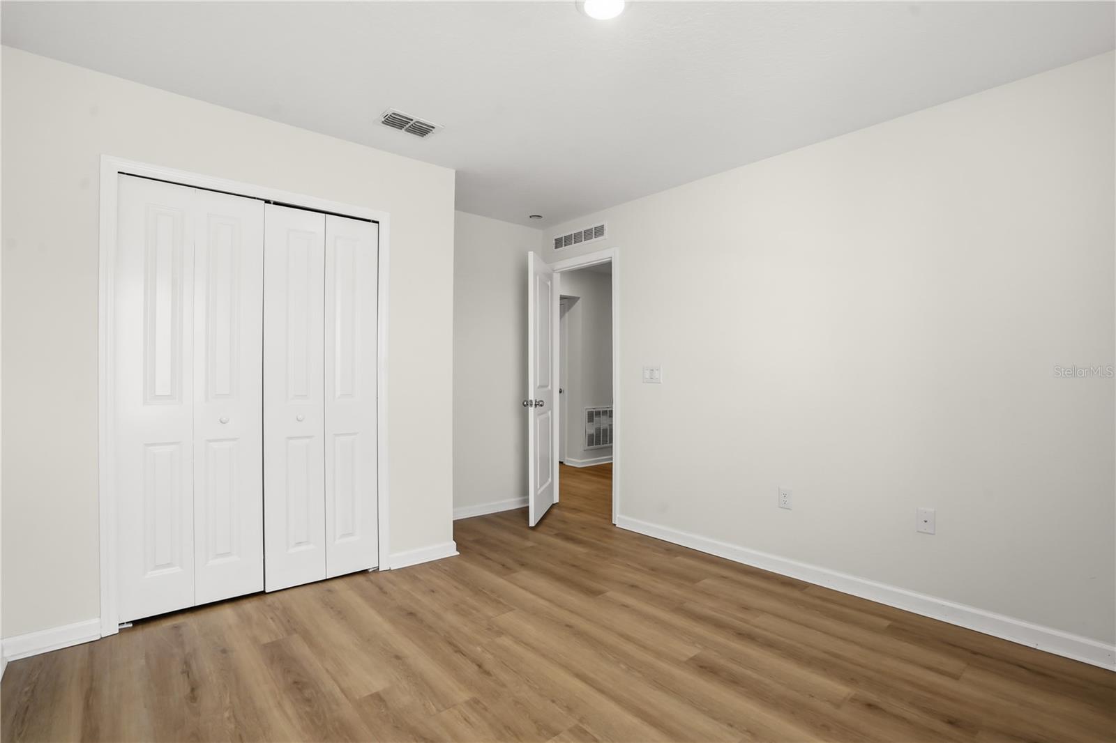 1721 White Water Ct Property Photo 32