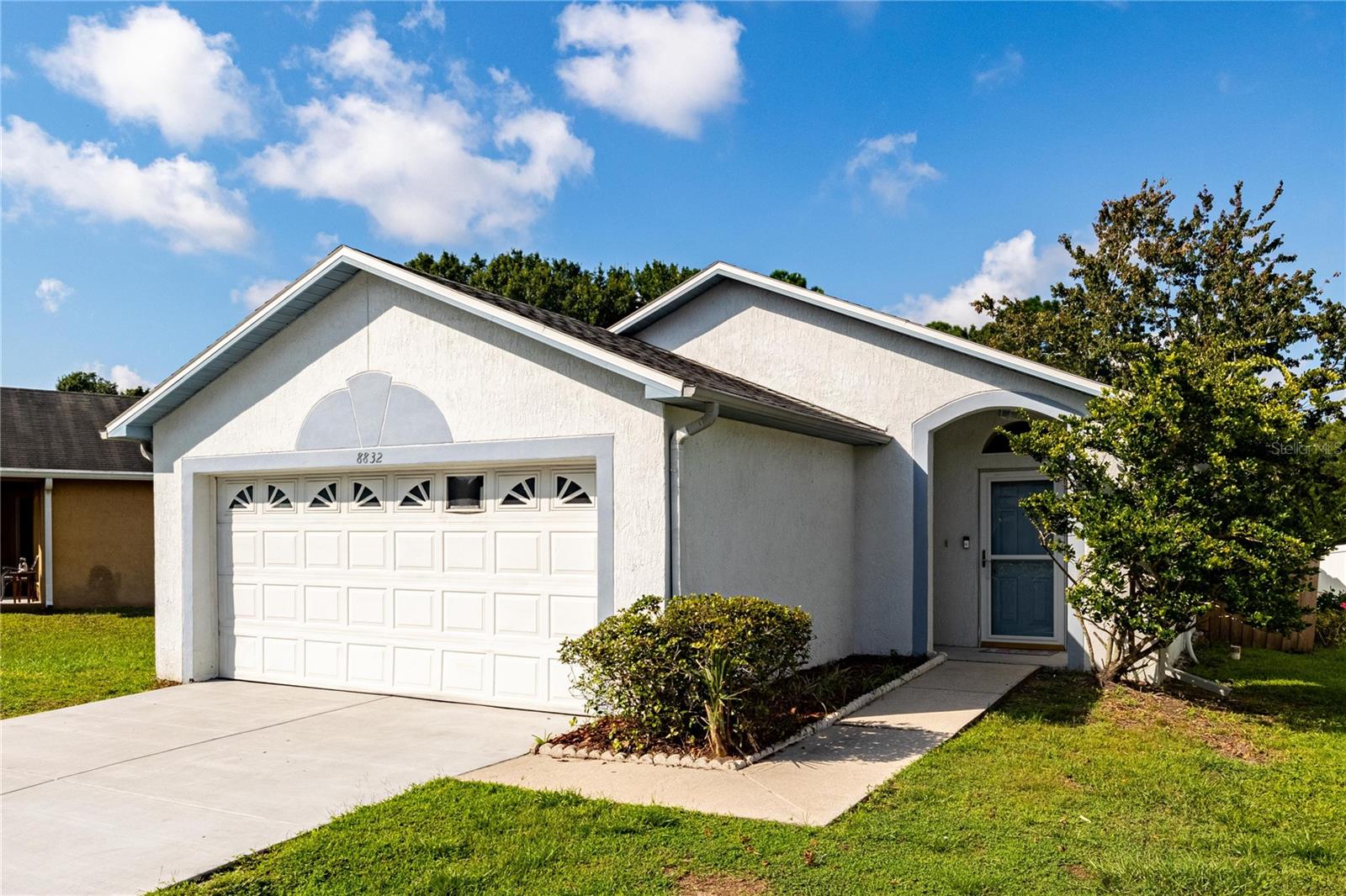 8832 Valencia Oaks Ct Property Photo 1