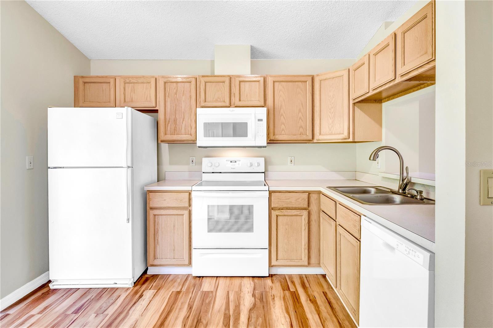 8832 Valencia Oaks Ct Property Photo 8