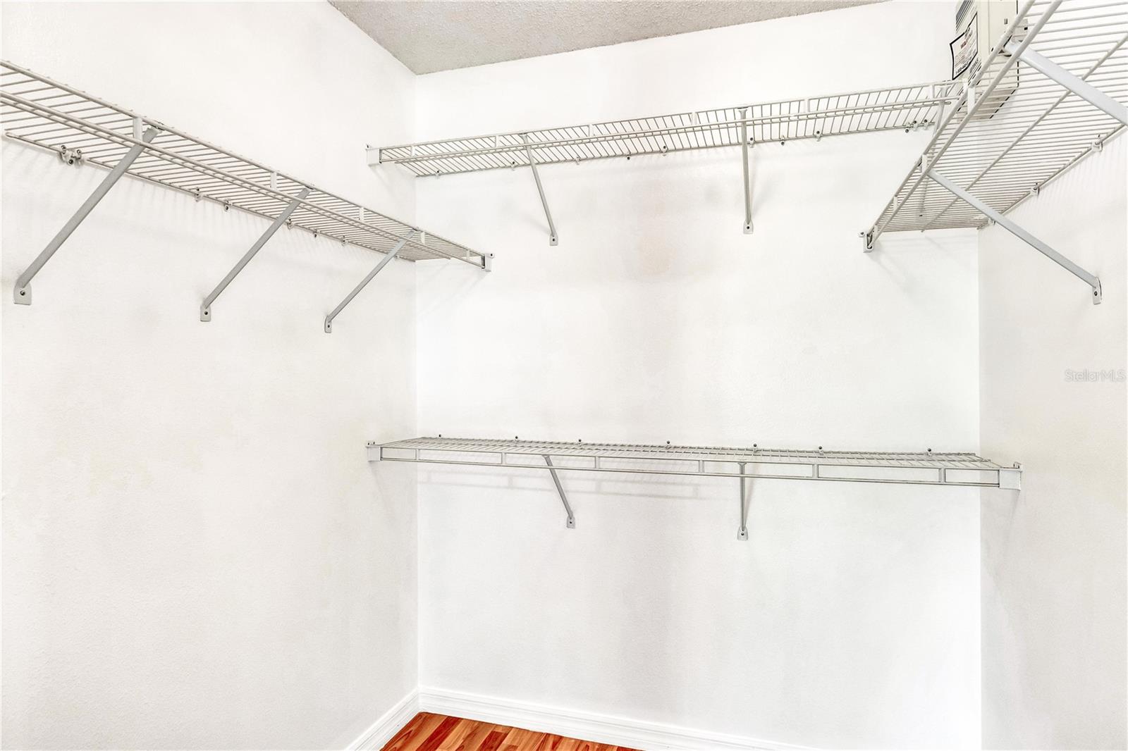 8832 Valencia Oaks Ct Property Photo 10