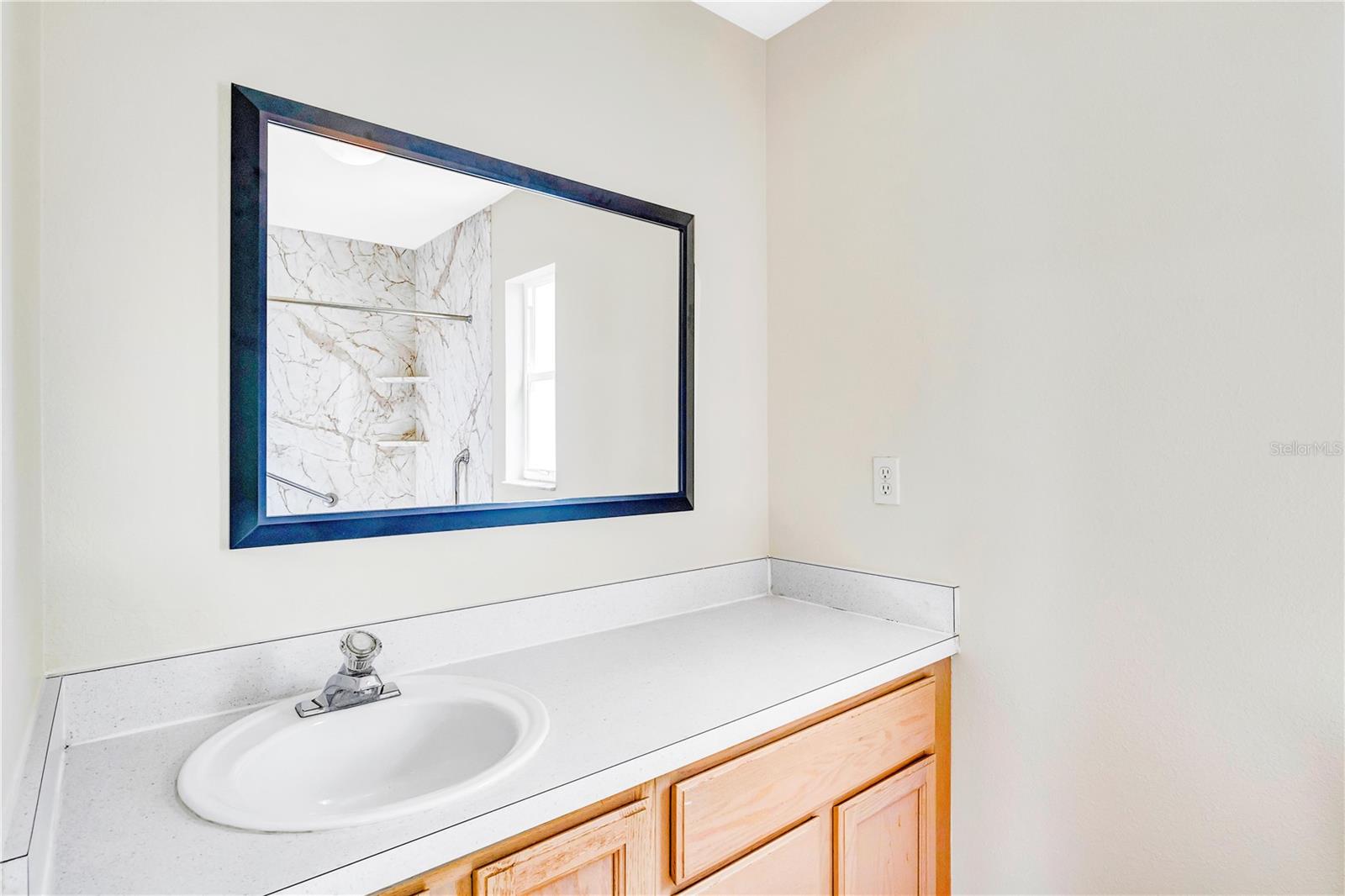 8832 Valencia Oaks Ct Property Photo 12