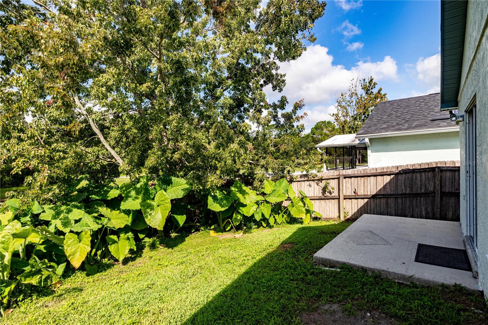 8832 Valencia Oaks Ct Property Photo 18