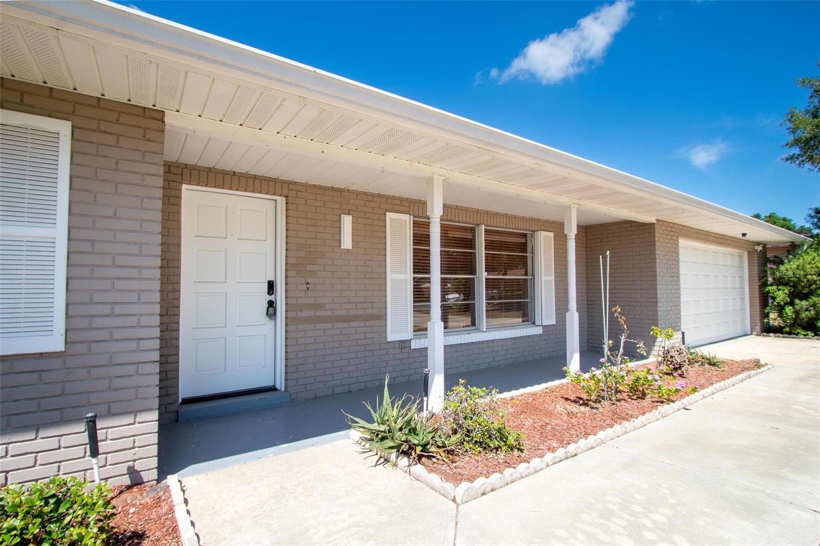 O6420227 Property Photo 4