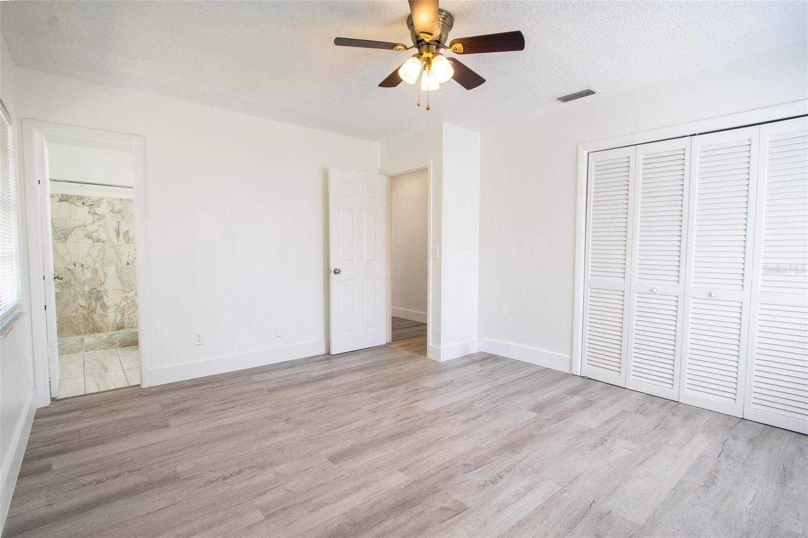 O6420227 Property Photo 9