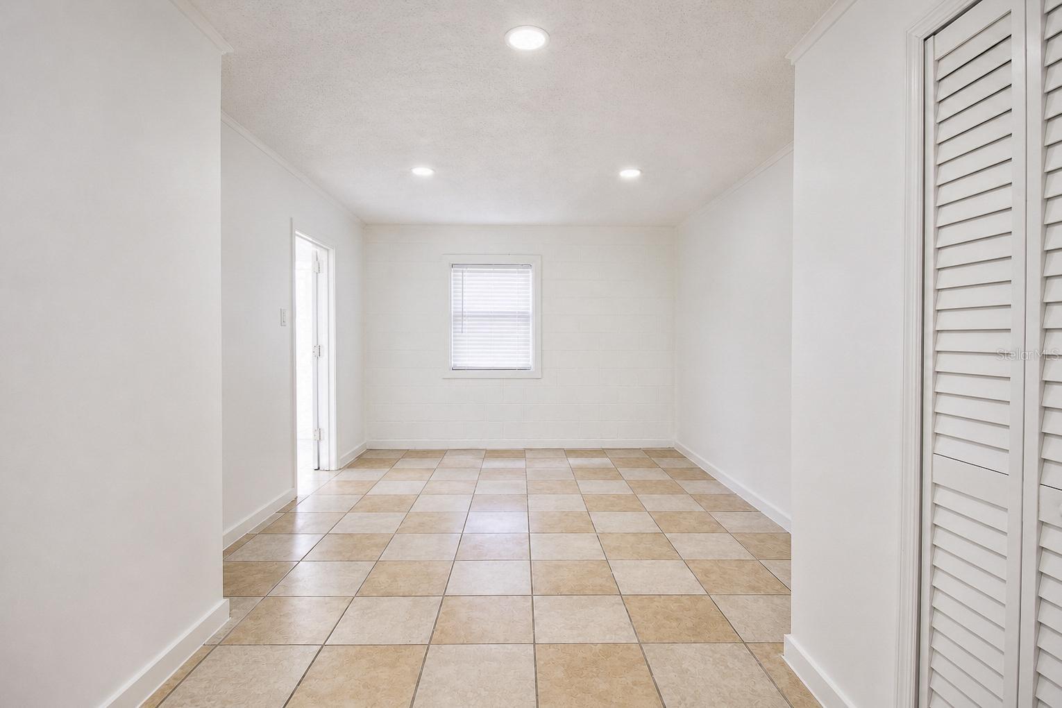 O6420227 Property Photo 22