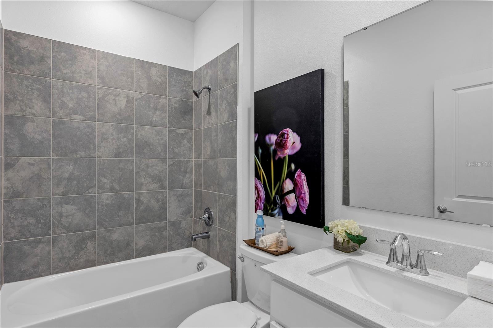 3341 Addison Blvd Property Photo 5