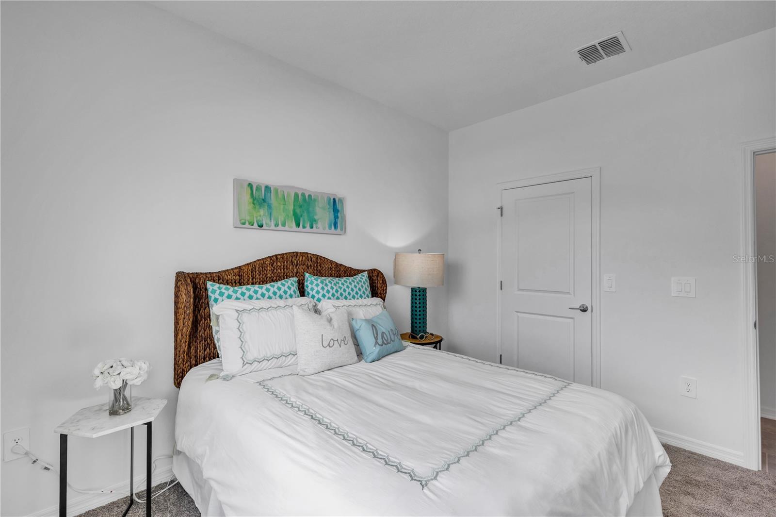 3341 Addison Blvd Property Photo 6