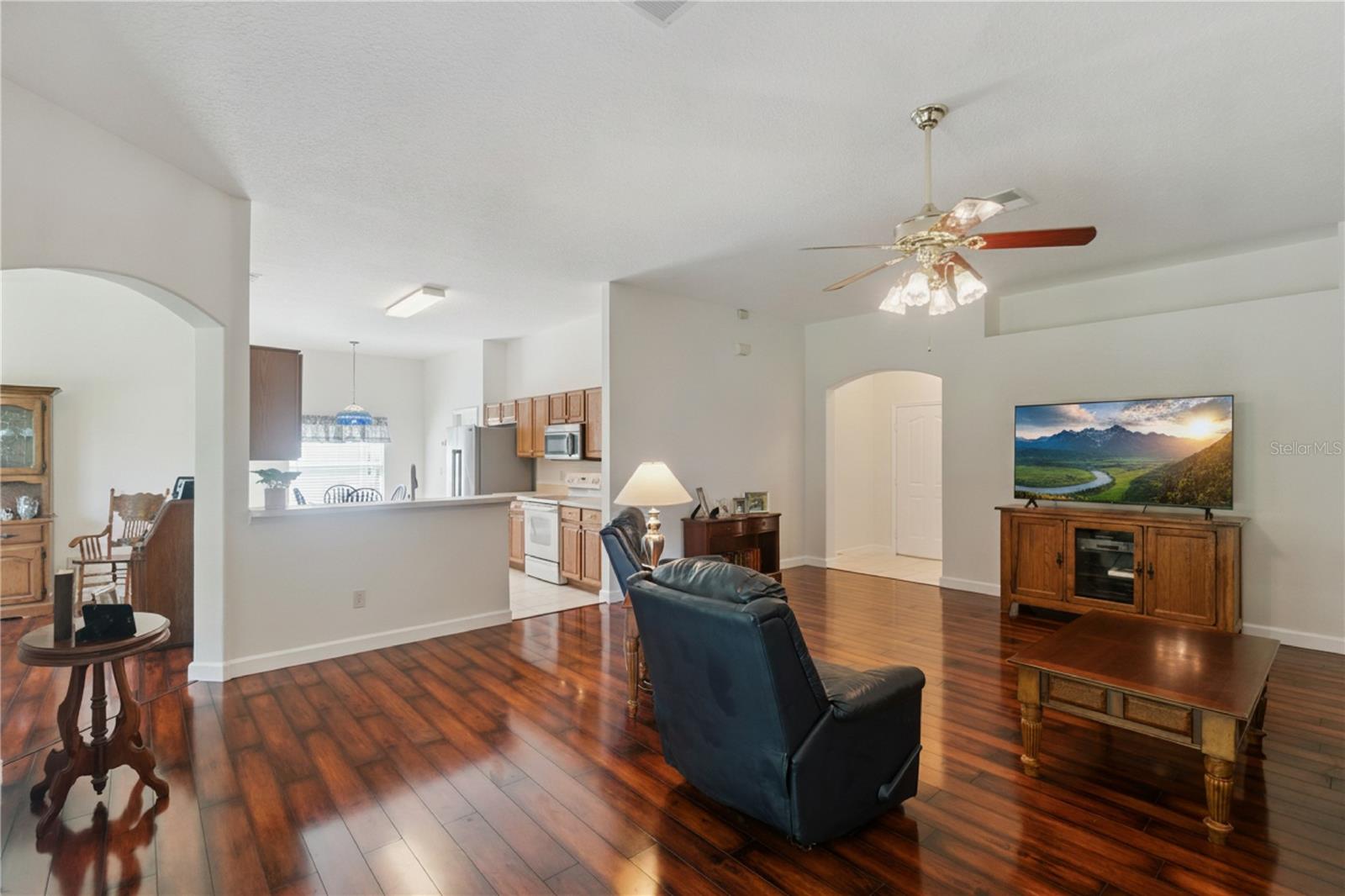 1094 Golf Point Loop Property Photo 5