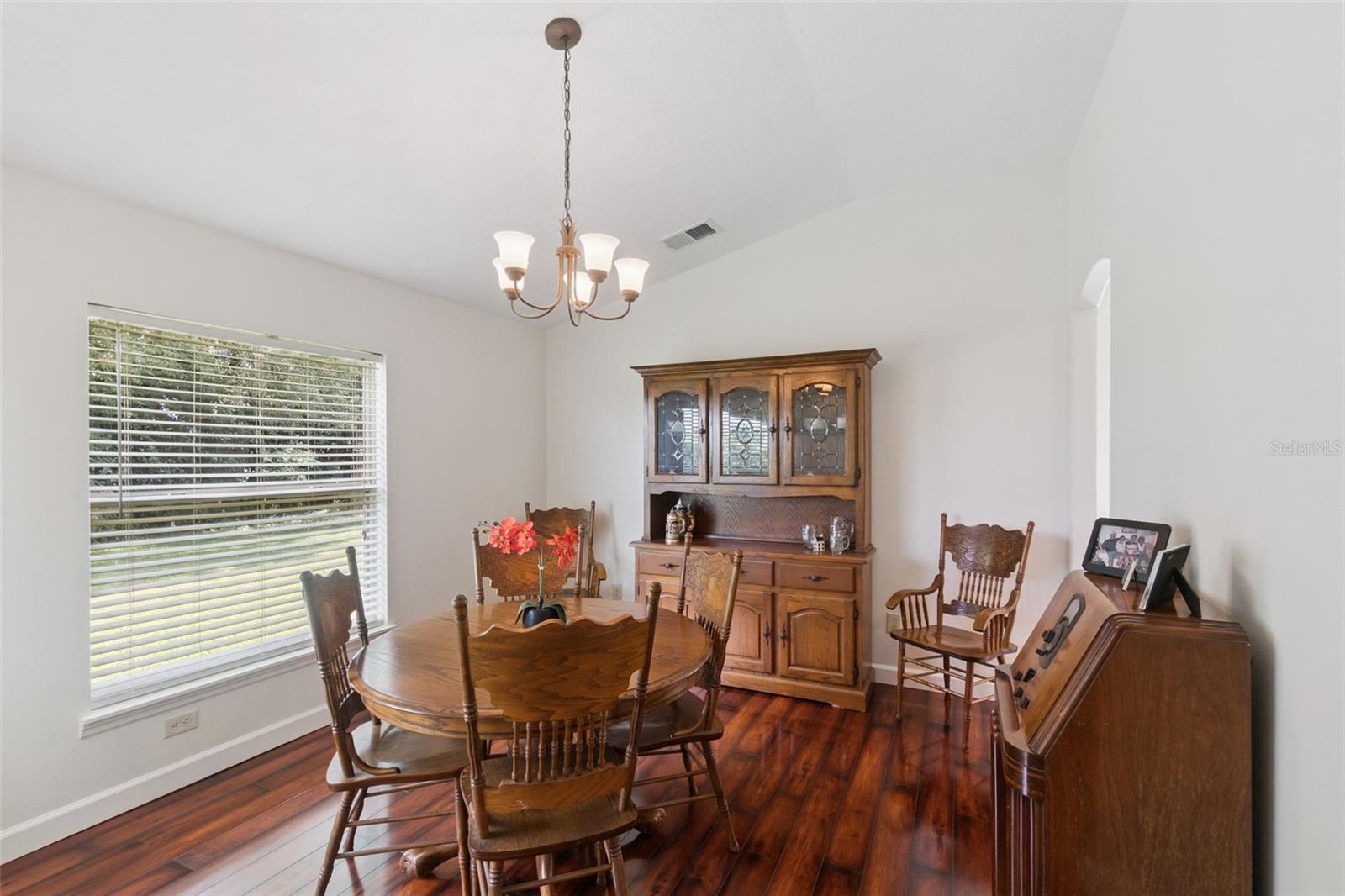 1094 Golf Point Loop Property Photo 10