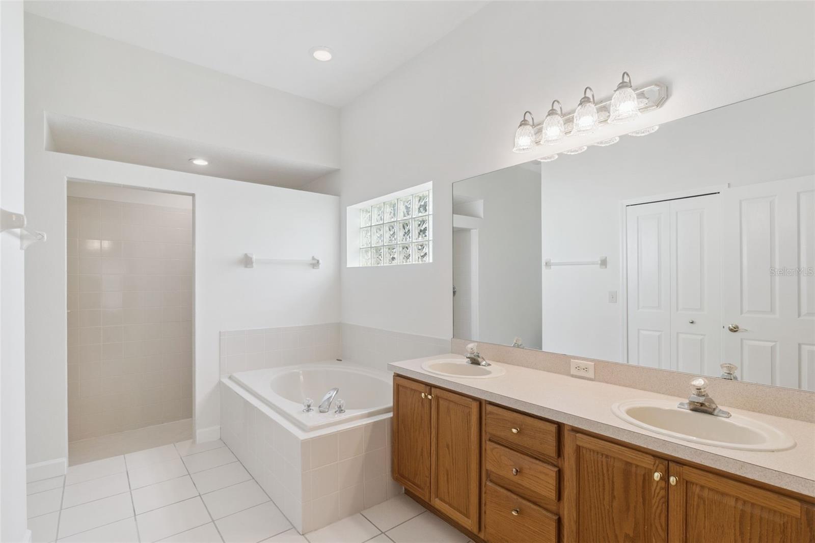 1094 Golf Point Loop Property Photo 19