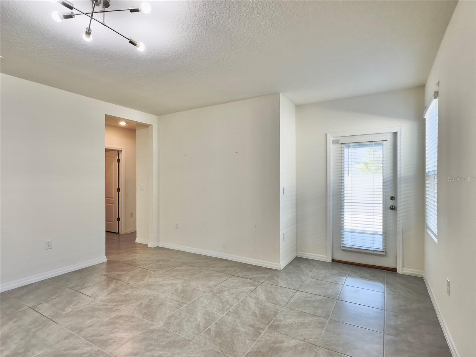 2606 Angel Falls Dr Property Photo 6