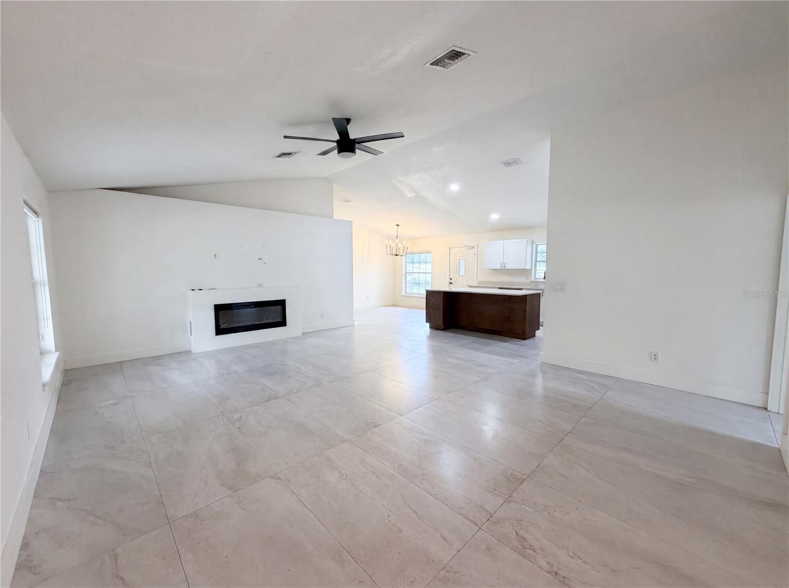 11200 Rosehill Dr Property Photo 4