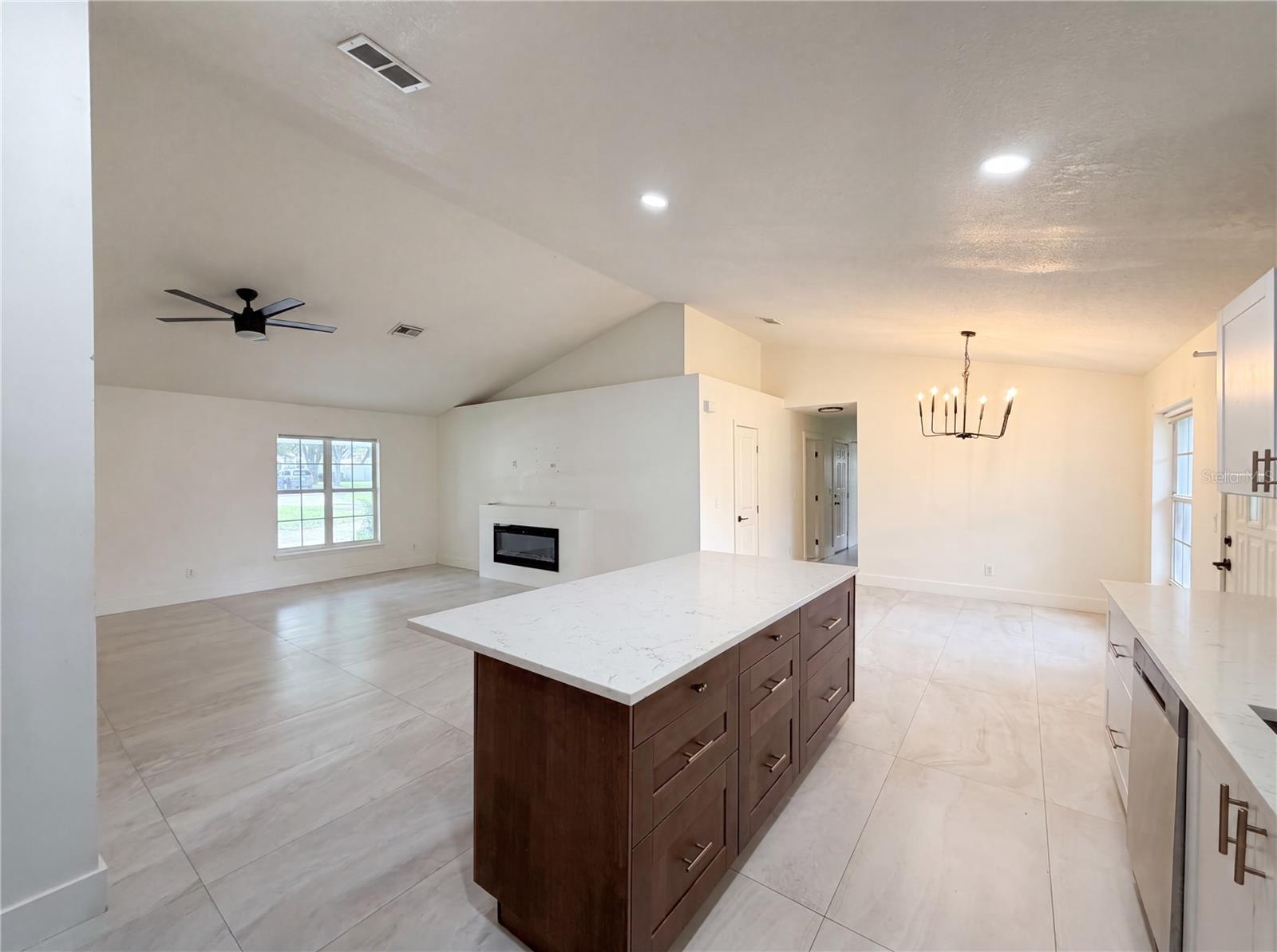 11200 Rosehill Dr Property Photo 7