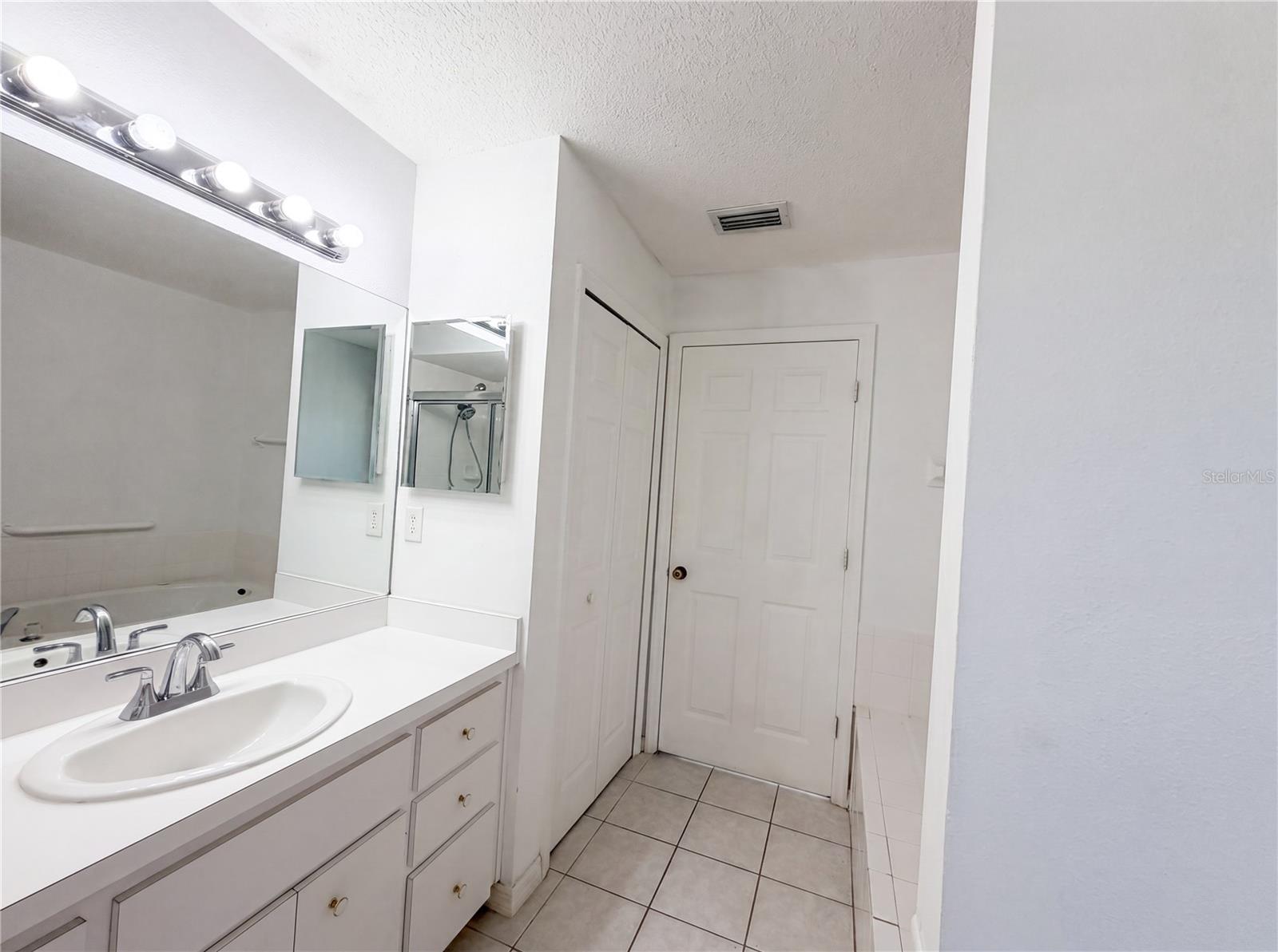 11200 Rosehill Dr Property Photo 21