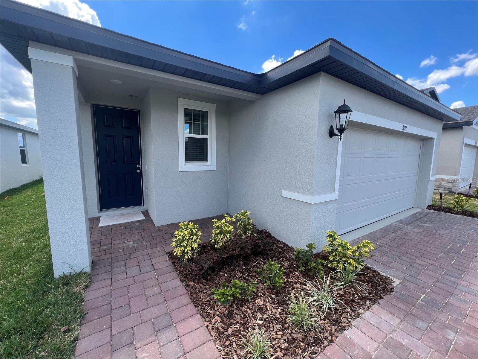 3079 Laurel Oak Ln Property Photo 2