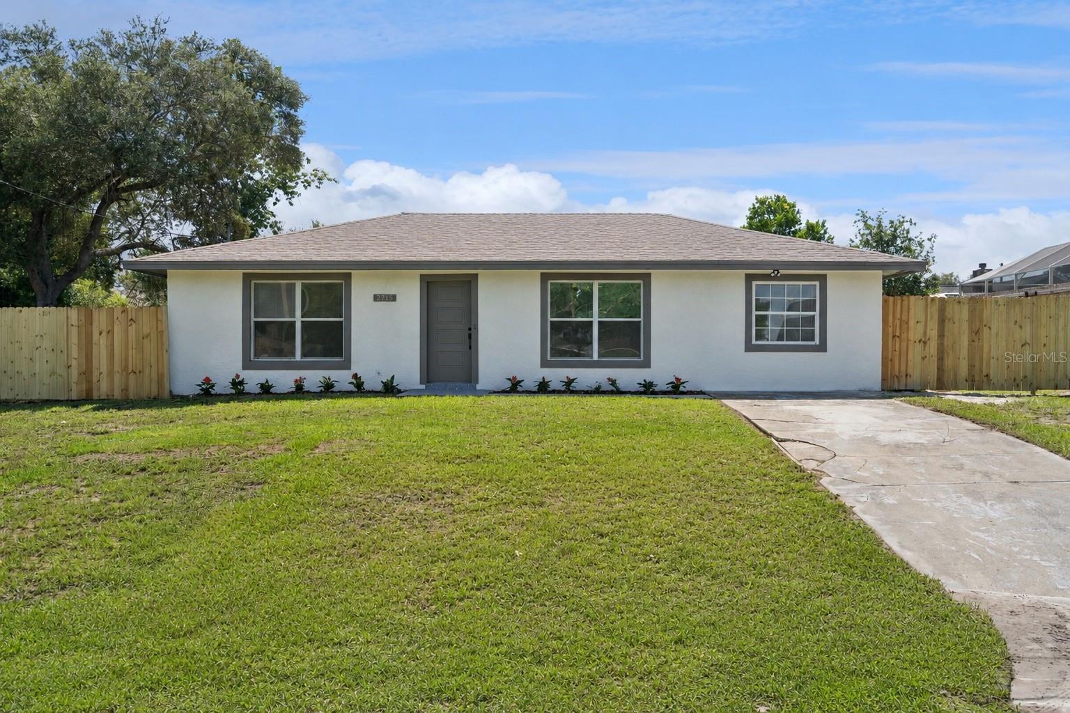 2715 Timberlake Ave Property Photo 1