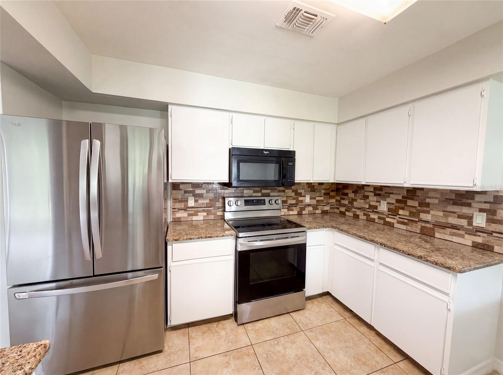 3143 Boxelder St Property Photo 6