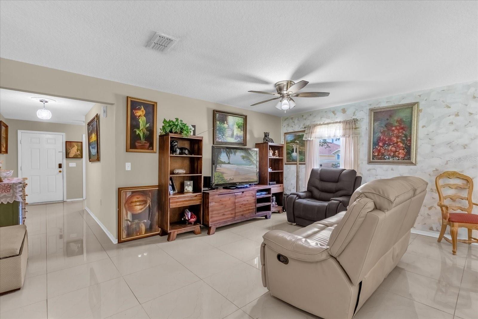 104 Verdi St Property Photo 2